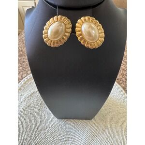 Vintage Gold Tone Faux Pearl‎ Oval Clip On Earrings Statement Jewelry